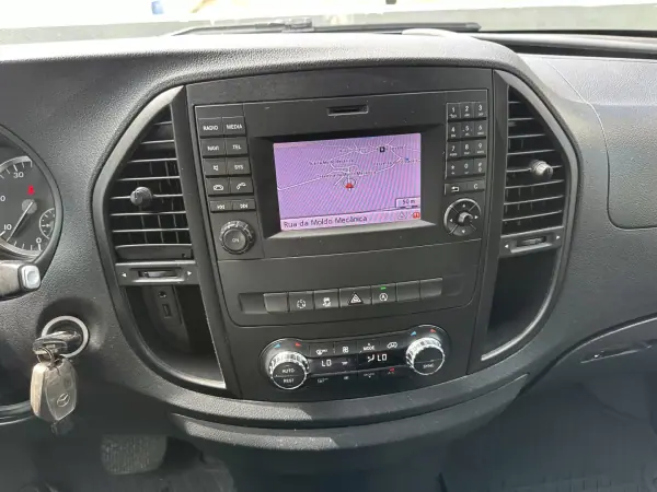 Mercedes-Benz Vito Tourer 2016 - 24900 EUR, 286000 km - AUTO.MOTO.pt - 286000km - foto 38 de 54