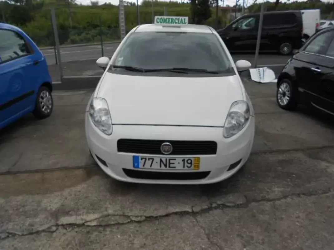 Fiat 1.3 CARGO 2012 - 5900 EUR, 216937 km - AUTO.MOTO.pt - 216937km - foto 1 de 11