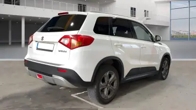 Suzuki Vitara 2015 - 13990 EUR, 198224 km - AUTO.MOTO.pt - 198224km - foto 4 de 10