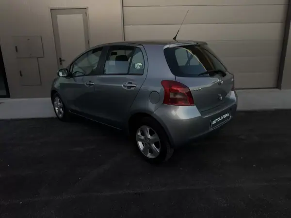 Toyota Yaris 2008 - 6500 EUR, 220615 km - AUTO.MOTO.pt - 220615km - foto 3 de 18