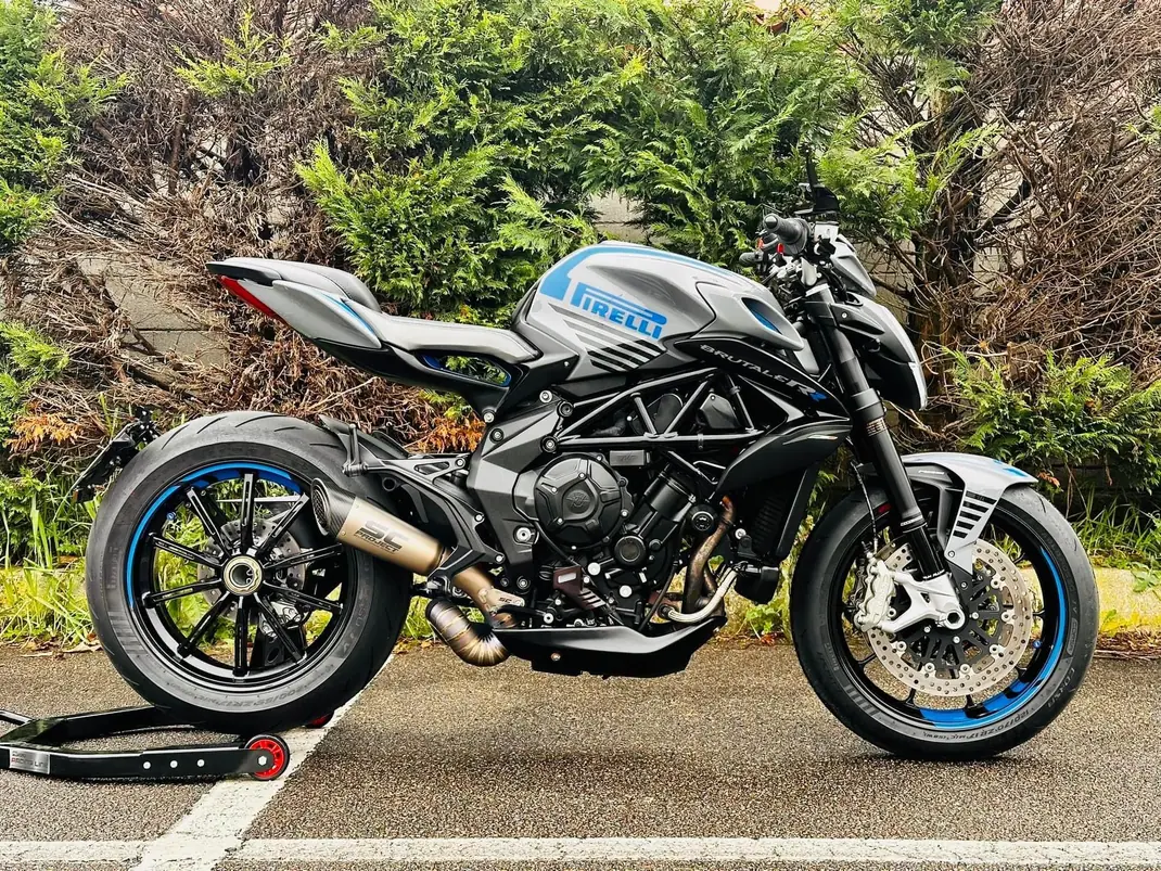 MV Agusta Brutale 800 RR Pirelli 2019 - 22500 EUR, 5300 km - 5300km - foto 1 de 8