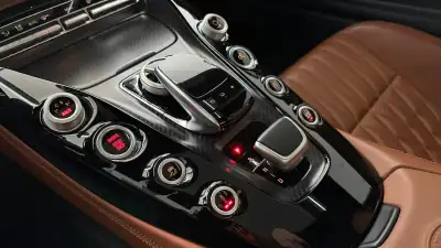 Mercedes-Benz AMG GT 2017 - 115000 EUR, 18740 km - AUTO.MOTO.pt - 18740km - foto 16 de 43