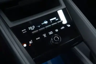 Porsche Macan 2025 - 89950 EUR, 8000 km - AUTO.MOTO.pt - 8000km - foto 54 de 57