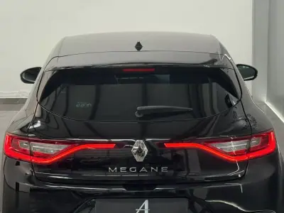 Renault Mégane 2019 - 15990 EUR, 111900 km - 111900km - foto 17 de 28