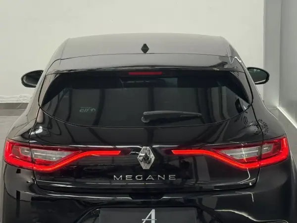 Renault Mégane 2019 - 15990 EUR, 111900 km - 111900km - foto 17 de 28