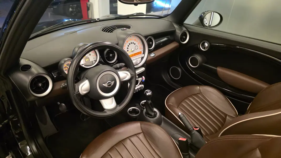 MINI Cooper 2010 - 9900 EUR, 144067 km - AUTO.MOTO.pt - 144067km - foto 37 de 56