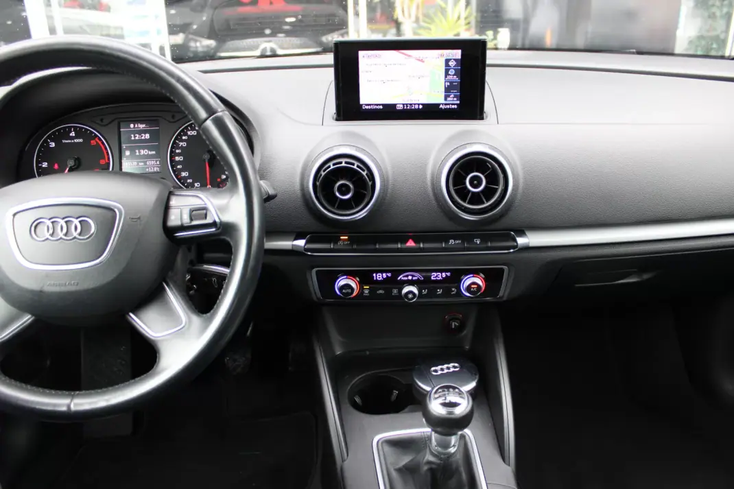 Audi A3 Sportback 2014 - 10900 EUR, 183539 km - AUTO.MOTO.pt - 183539km - foto 9 de 19