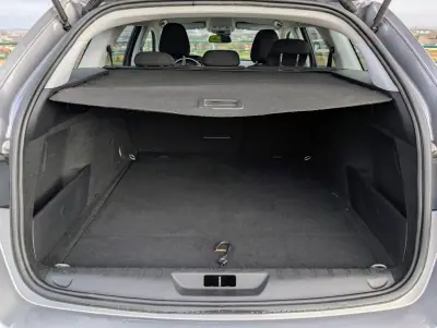 Peugeot 308 SW 2019 - 8500 EUR, 208333 km - AUTO.MOTO.pt - 208333km - foto 11 de 22