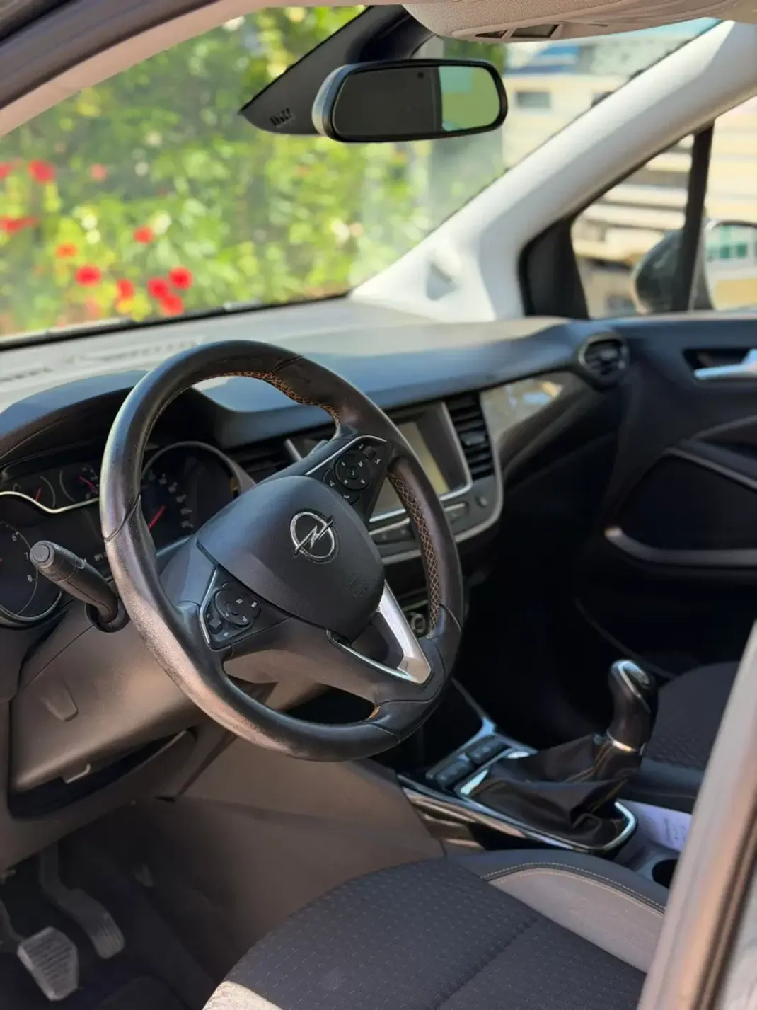Opel Crossland X 2017 - 11900 EUR, 88005 km - AUTO.MOTO.pt - 88005km - foto 8 de 9