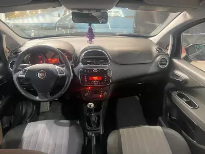 Fiat Punto 2018 - 8500 EUR, 105000 km - AUTO.MOTO.pt - 105000km - foto 23 de 41