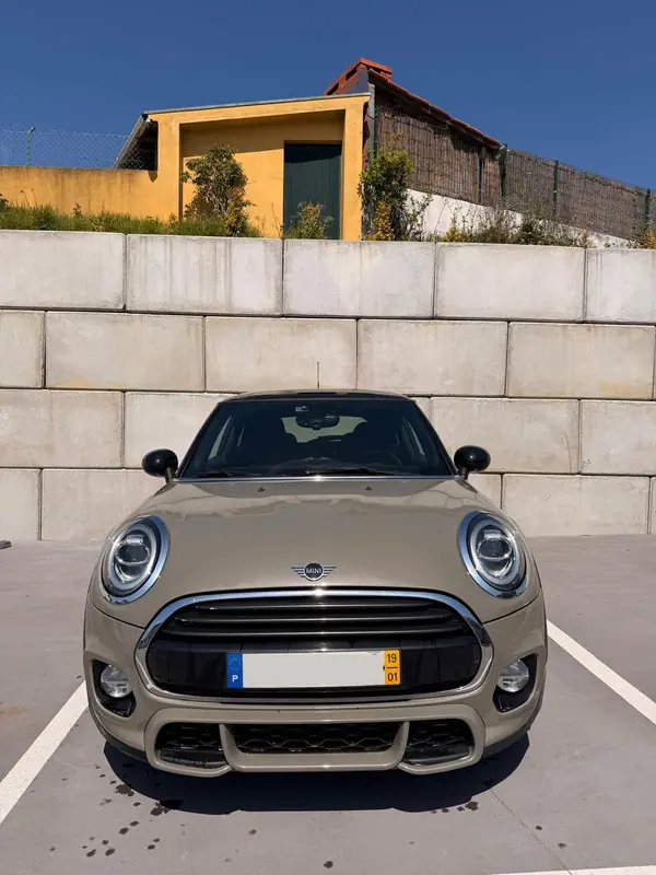 MINI One 2019 - 16499 EUR, 149000 km - AUTO.MOTO.pt - 149000km - foto 9 de 12