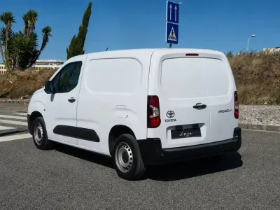 Toyota Proace 2023 - 17700 EUR, 42993 km - 42993km - foto 6 de 18