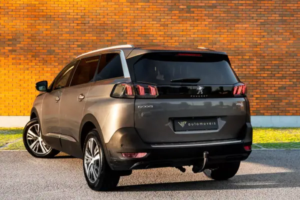 Peugeot 5008 2021 — foto 3 de 24