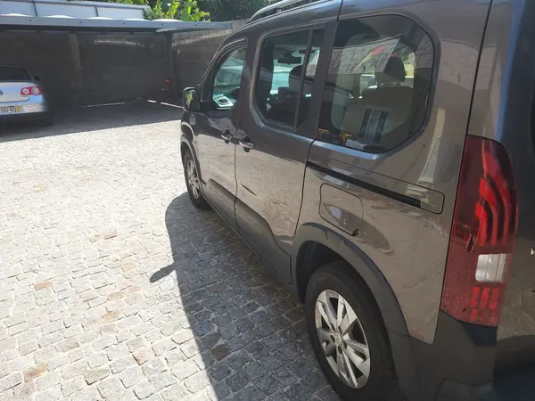 Peugeot Rifter 2020 - 18500 EUR, 125000 km - AUTO.MOTO.pt - 125000km - foto 5 de 14