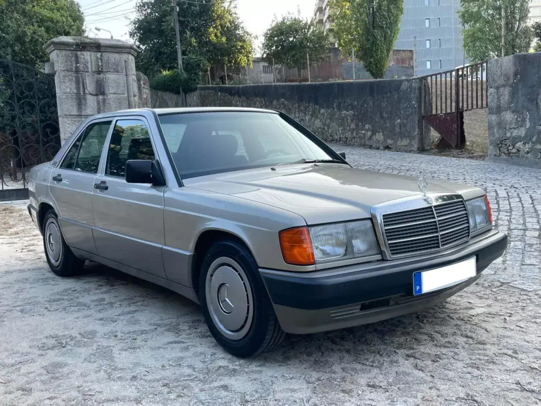 Mercedes-Benz 190 1993 - 14900 EUR, 41200 km - 41200km - foto 3 de 40