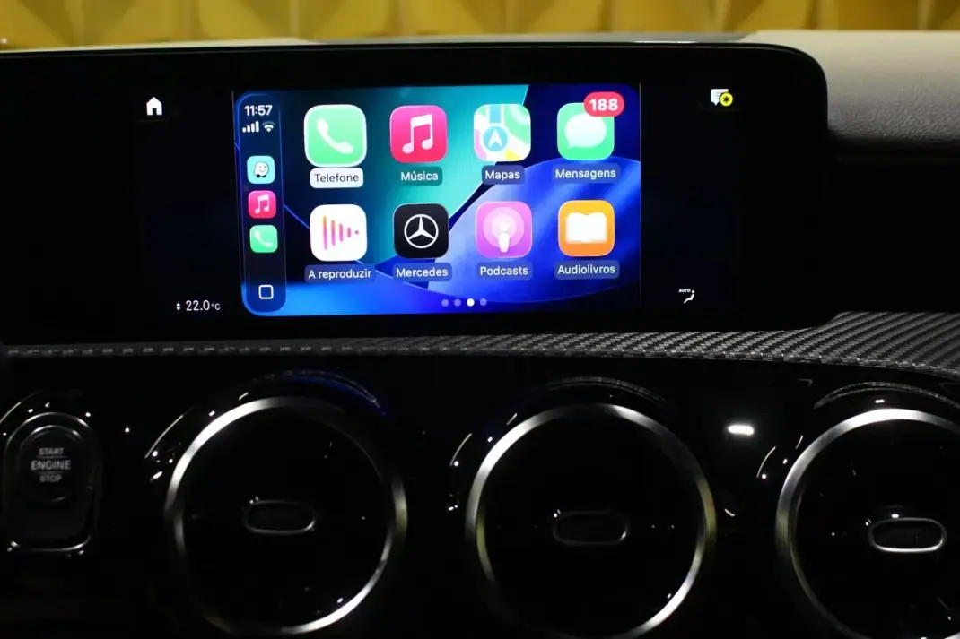 Mercedes-Benz A 250 2020 - 23900 EUR, 140000 km - AUTO.MOTO.pt - 140000km - foto 30 de 35