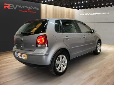 Volkswagen Polo 2006 - 3950 EUR, 181000 km - AUTO.MOTO.pt - 181000km - foto 3 de 19