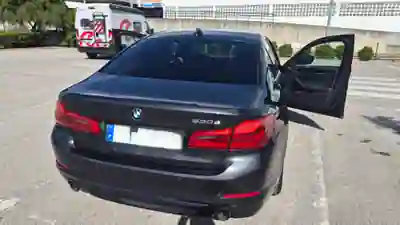 BMW 530e 2020 - 35000 EUR, 85000 km - AUTO.MOTO.pt - 85000km - foto 2 de 7