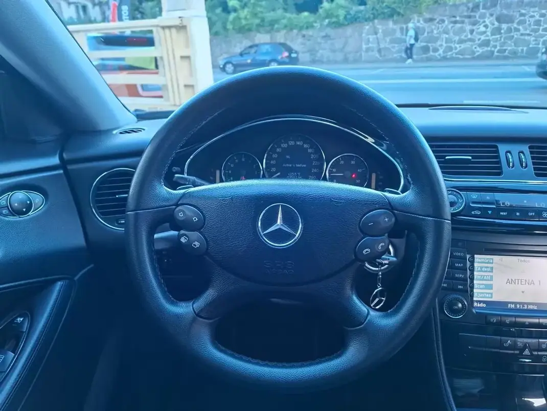Mercedes-Benz CLS 320 2006 - 14900 EUR, 299952 km - 299952km - foto 37 de 38
