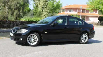 BMW 318 2010 - 10000 EUR, 254000 km - 254000km - foto 11 de 35