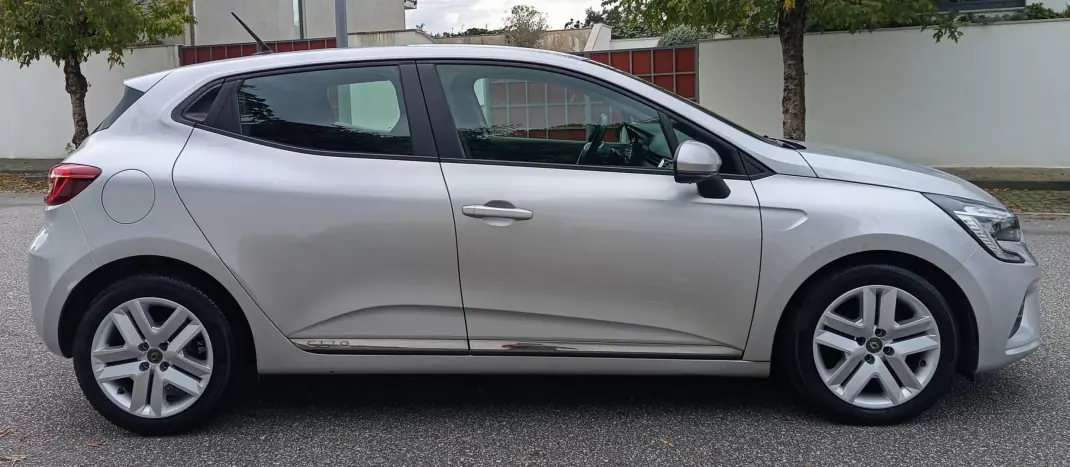 Renault Clio 2019 - 12990 EUR, 117032 km - AUTO.MOTO.pt - 117032km - foto 7 de 16