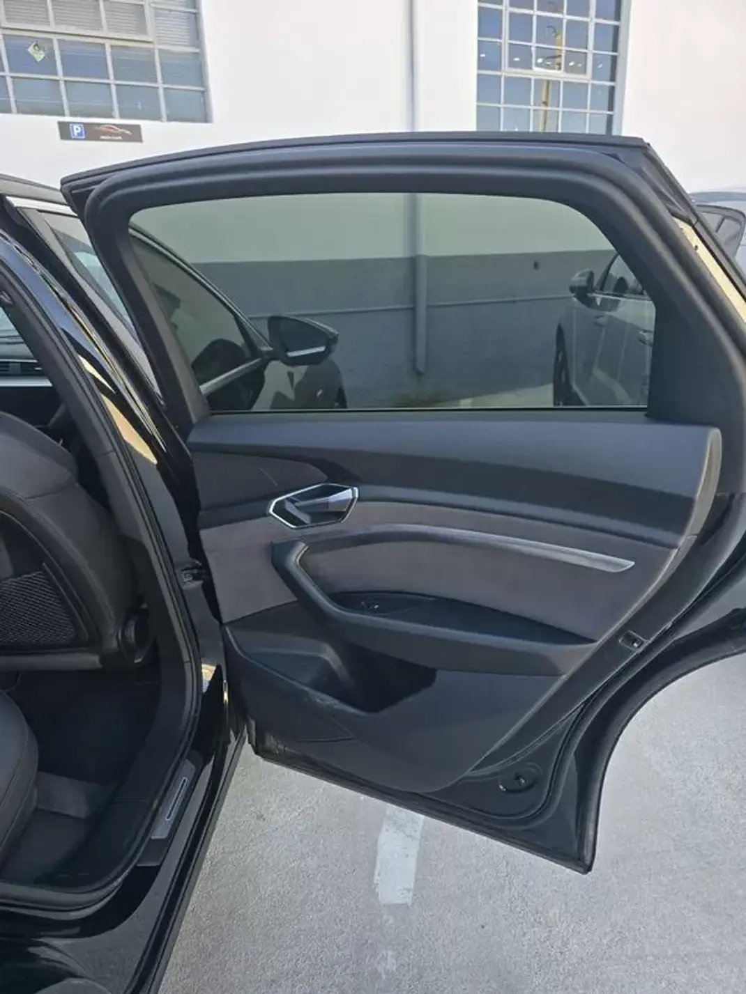 Audi e-tron 2022 - 38500 EUR, 49000 km - AUTO.MOTO.pt - 49000km - foto 11 de 15