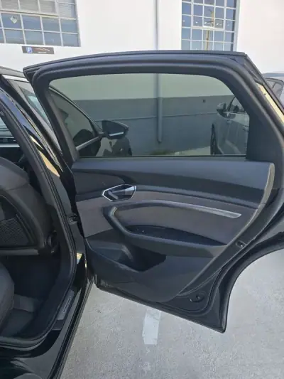Audi e-tron 2022 - 38500 EUR, 49000 km - AUTO.MOTO.pt - 49000km - foto 11 de 15