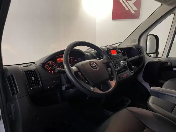 Opel Movano 2023 - 27500 EUR, 124000 km - 124000km - foto 15 de 29