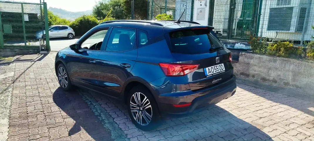 SEAT Arona 2023 - 15950 EUR, 72300 km - AUTO.MOTO.pt - 72300km - foto 4 de 12