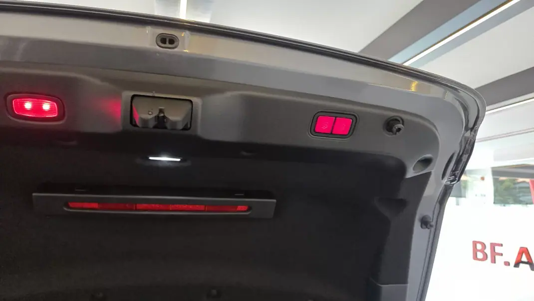 Mercedes-Benz CLS 400 2019 - 44500 EUR, 165703 km - AUTO.MOTO.pt - 165703km - foto 24 de 73