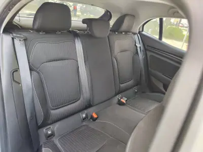 Renault Mégane 2016 - 8780 EUR, 252000 km - AUTO.MOTO.pt - 252000km - foto 15 de 36