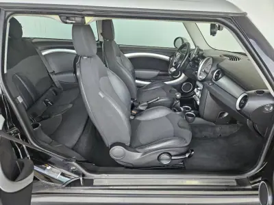 MINI Clubman 2010 - 4950 EUR, 298000 km - AUTO.MOTO.pt - 298000km - foto 6 de 7