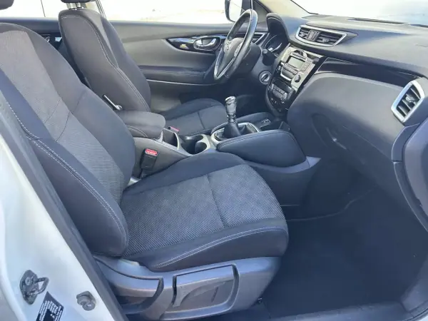 Nissan Qashqai 2017 - 17750 EUR, 67800 km - AUTO.MOTO.pt - 67800km - foto 8 de 17
