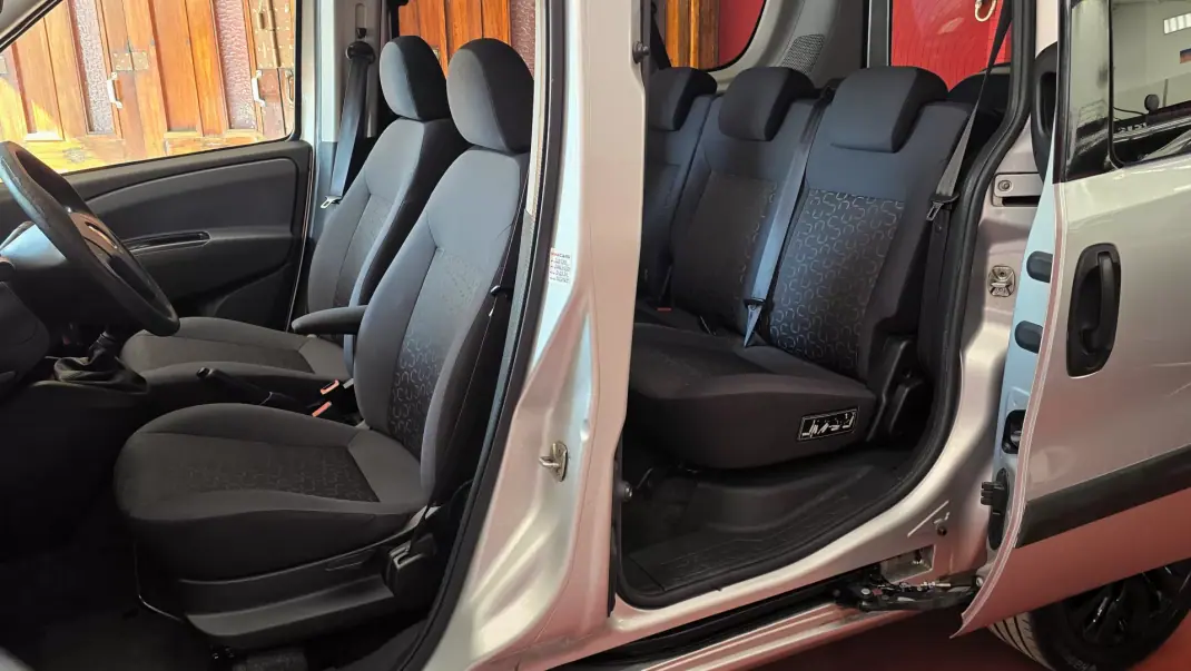 Fiat Doblo 2013 - 7750 EUR, 220583 km - AUTO.MOTO.pt - 220583km - foto 25 de 33