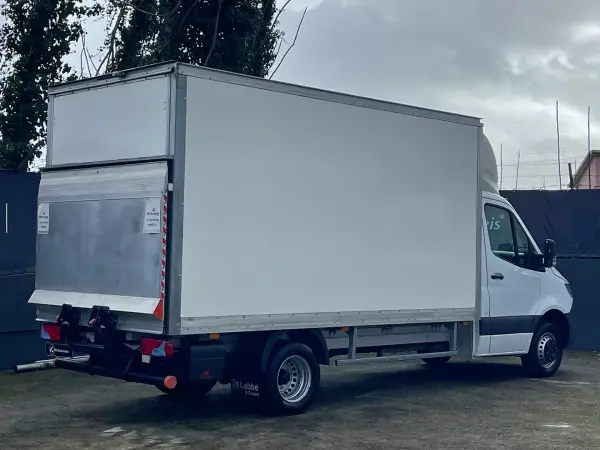 Mercedes-Benz Sprinter 515 CDI Contentor + Plataforma Elevatória 2023 - 49750 EUR, 54000 km - AUTO.MOTO.pt - 54000km - foto 5 de 33