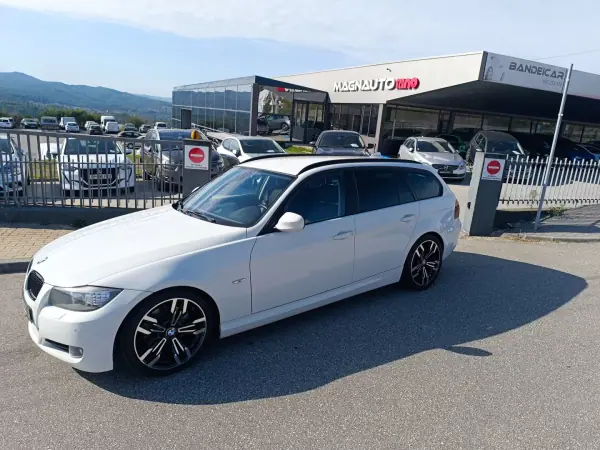 BMW 320 2011 - 12900 EUR, 206000 km - AUTO.MOTO.pt - 206000km - foto 17 de 37