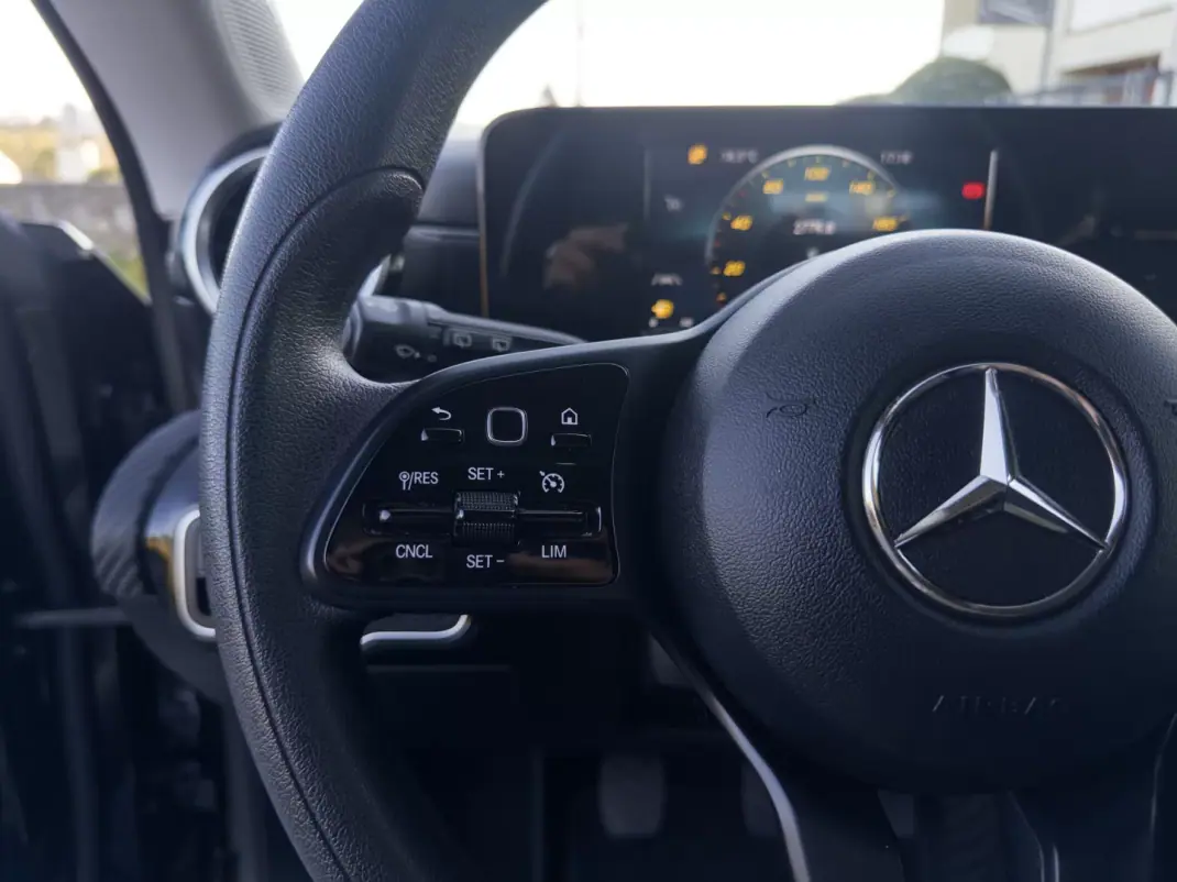 Mercedes-Benz CLA 180 2019 - 21990 EUR, 164000 km - AUTO.MOTO.pt - 164000km - foto 22 de 39