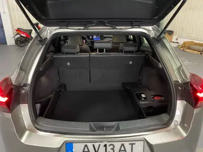 Lexus UX 250h 2021 - 24950 EUR, 126000 km - AUTO.MOTO.pt - 126000km - foto 19 de 20
