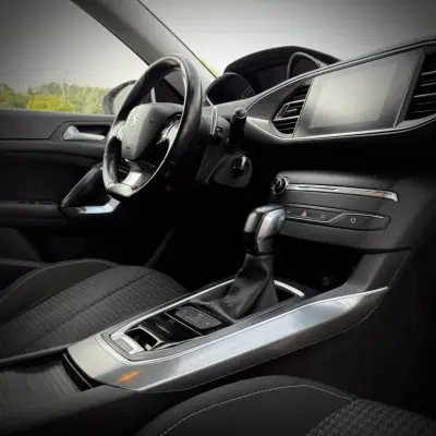 Peugeot 308 2019 - 11900 EUR, 145099 km - AUTO.MOTO.pt - 145099km - foto 7 de 7