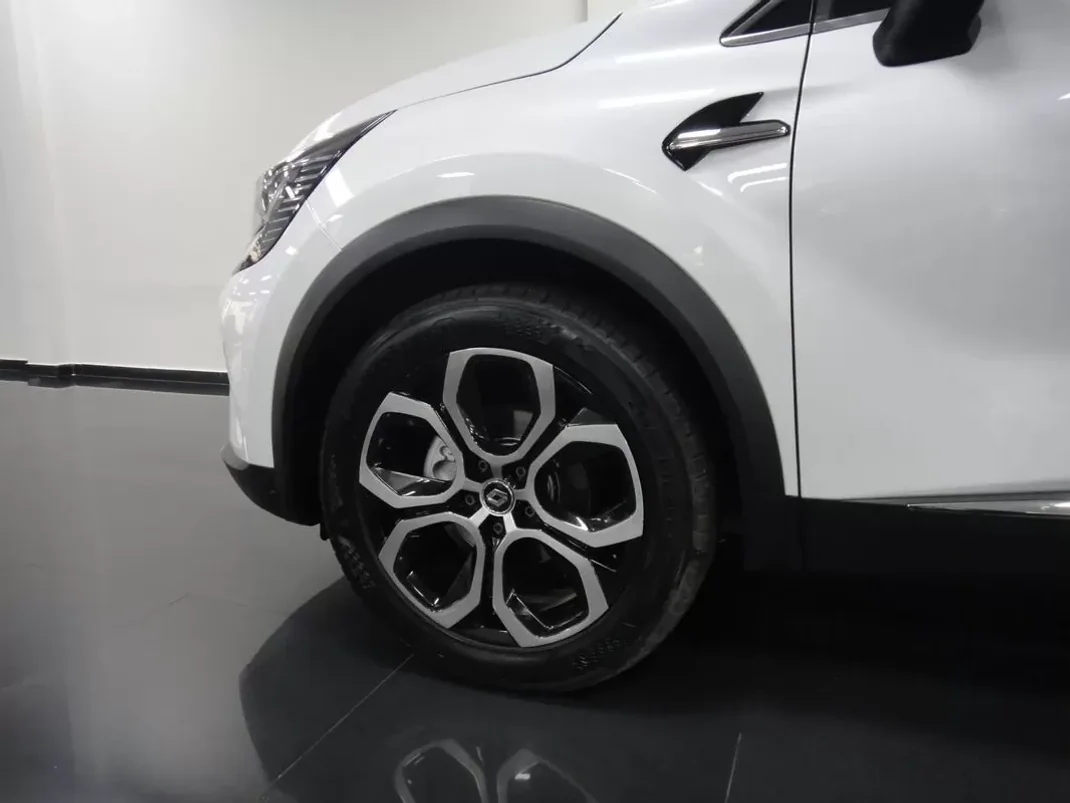 Renault Captur 2020 - 16500 EUR, 76000 km - AUTO.MOTO.pt - 76000km - foto 11 de 23