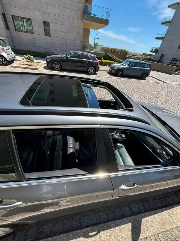 BMW 520 2011 - 11500 EUR, 387000 km - AUTO.MOTO.pt - 387000km - foto 7 de 8