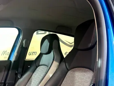 Renault Zoe 2020 - 13900 EUR, 105098 km - AUTO.MOTO.pt - 105098km - foto 11 de 28