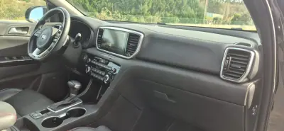 Kia Sportage 2020 - 20000 EUR, 99000 km - AUTO.MOTO.pt - 99000km - foto 23 de 28