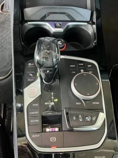 BMW 118 2020 - 22800 EUR, 116000 km - AUTO.MOTO.pt - 116000km - foto 9 de 15