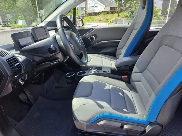 BMW i3 2019 - 28500 EUR, 89000 km - AUTO.MOTO.pt - 89000km - foto 14 de 45