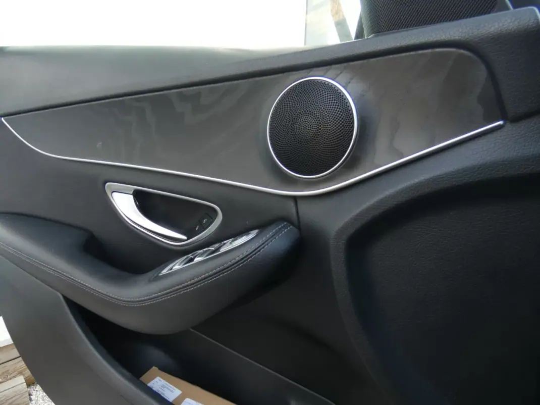 Mercedes-Benz C 220 2018 - 20750 EUR, 299000 km - AUTO.MOTO.pt - 299000km - foto 23 de 27