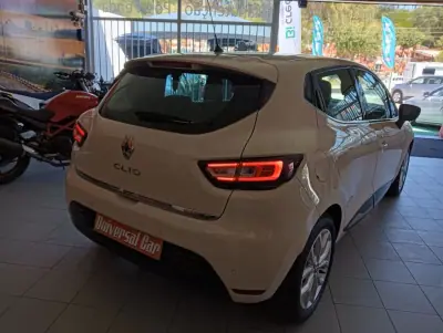 Renault Clio 2018 - 12900 EUR, 129000 km - AUTO.MOTO.pt - 129000km - foto 3 de 20