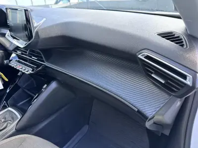 Peugeot 2008 2021 - 14900 EUR, 200000 km - AUTO.MOTO.pt - 200000km - foto 47 de 55