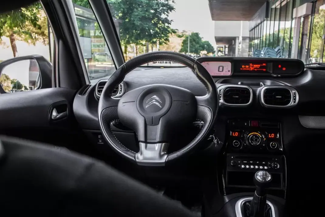 Citroën C3 Picasso 2017 - 7450 EUR, 79899 km - AUTO.MOTO.pt - 79899km - foto 26 de 27