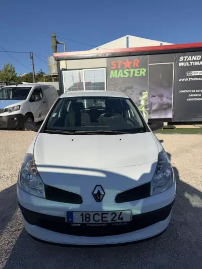 Renault Clio 2006 - 3850 EUR, 254586 km - AUTO.MOTO.pt - 254586km - foto 2 de 19